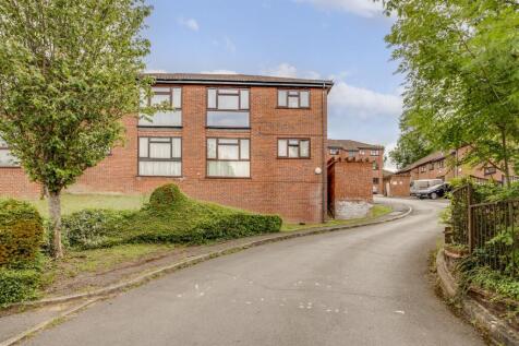 3 Kaybridge Close, HP13 7HF-14.jpg