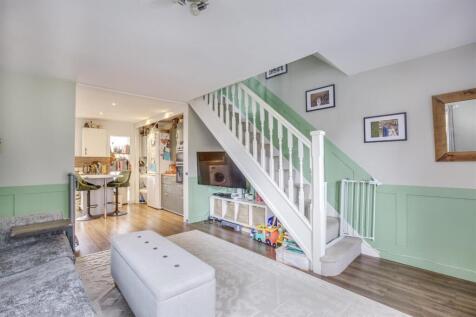 15 Nicholas Gardens, HP13 6JQ-4.jpg