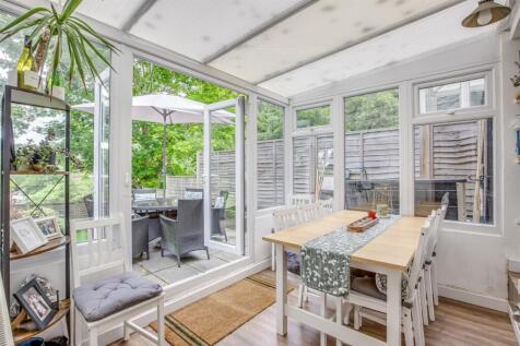 15 Nicholas Gardens, HP13 6JQ-9.jpg