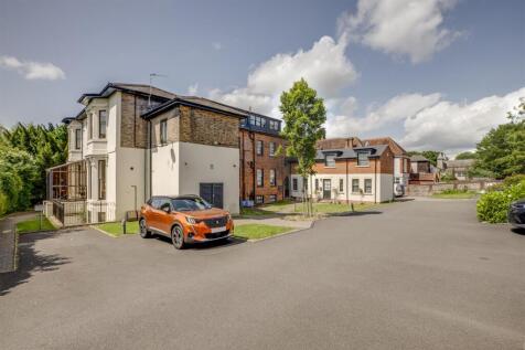 Flat 5, Park House, 31 London Road, HP11 1WQ-1.jpg