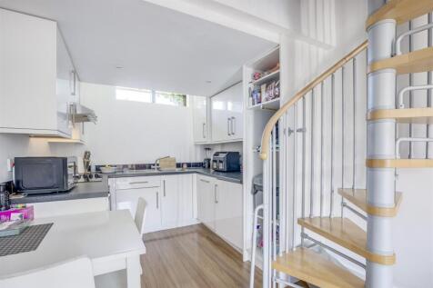 9A The Leys, Halton Village, HP22 5GH-4.jpg