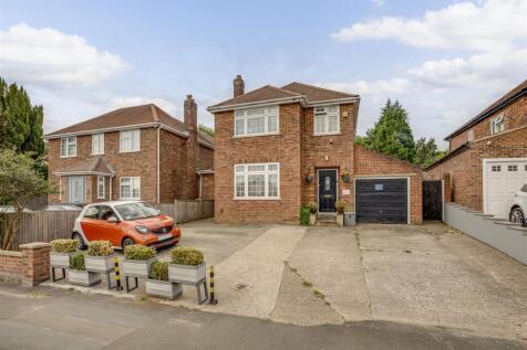 3 Lancaster Road, HP12 3NN-8.jpg