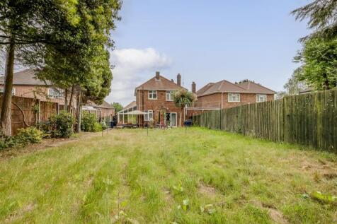 3 Lancaster Road, HP12 3NN-5.jpg