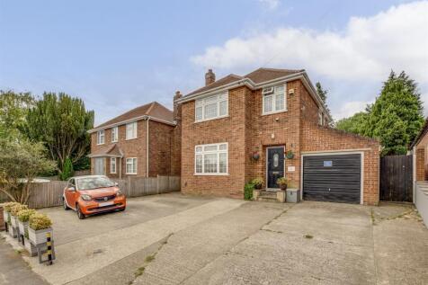 3 Lancaster Road, HP12 3NN-7.jpg