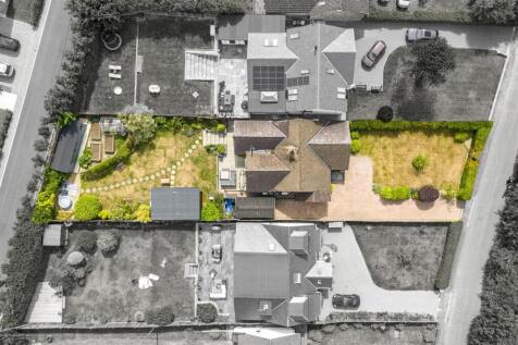 thumbnail_The Paddock, Rambling Way, HP4 2SE Drone