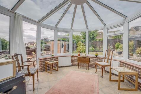 6 Lorraine Close, HP13 7JY-8.jpg