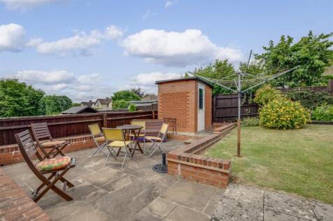 6 Lorraine Close, HP13 7JY-9.jpg
