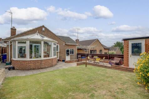 6 Lorraine Close, HP13 7JY-11.jpg