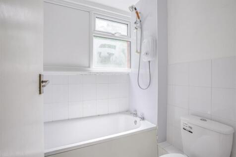 17 Hunters Hill, HP13 7EW-5.jpg