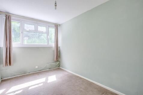 17 Hunters Hill, HP13 7EW-4.jpg