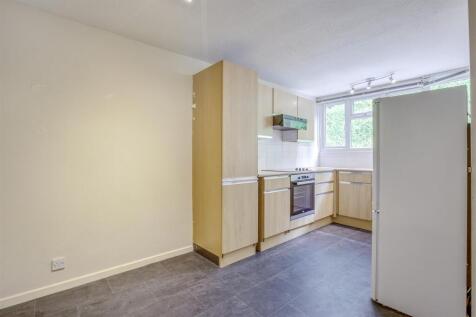 17 Hunters Hill, HP13 7EW-6.jpg