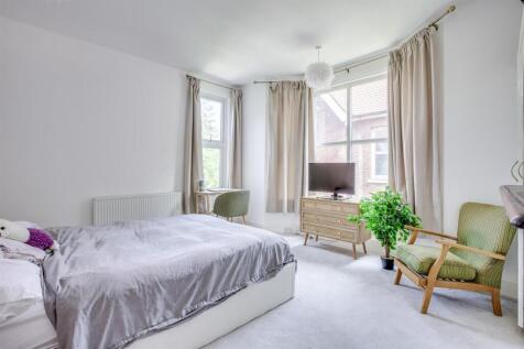 51 London Road, HP11 1BN-4.jpg