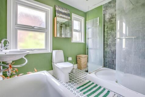 51 London Road, HP11 1BN-5.jpg