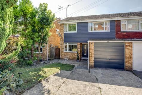 89 Arundel Road, HP12 4ND-14.jpg