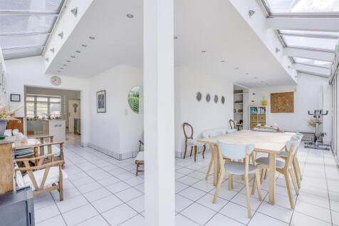 2 Lime Avenue, HP11 1DP-9.jpg