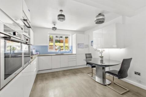 57 Plumer Road, HP11 2SR-8.jpg