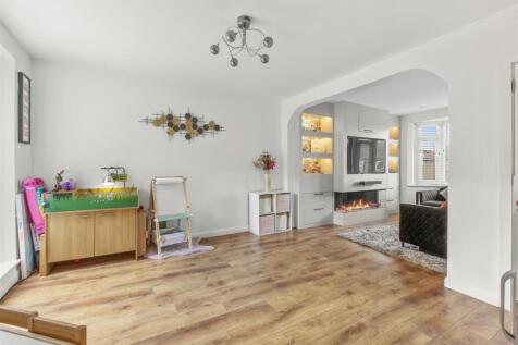 57 Plumer Road, HP11 2SR-5.jpg