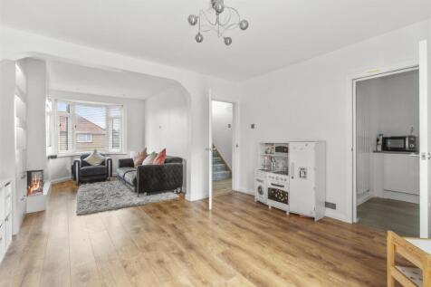 57 Plumer Road, HP11 2SR-7.jpg
