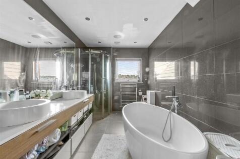57 Plumer Road, HP11 2SR-2.jpg