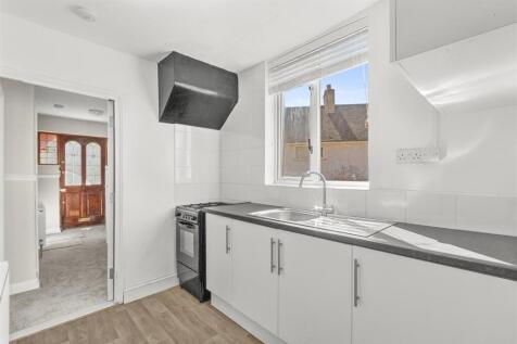 25 Melbourne Road, HP13 7HE-10.jpg