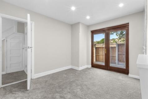 25 Melbourne Road, HP13 7HE-8.jpg