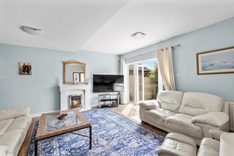 27 East Drive, HP13 6JN-11.jpg