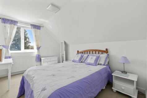 27 East Drive, HP13 6JN-2.jpg
