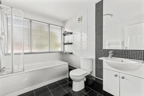 27 East Drive, HP13 6JN-3.jpg