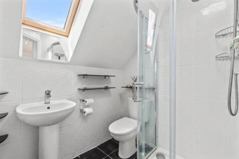 27 East Drive, HP13 6JN-6.jpg