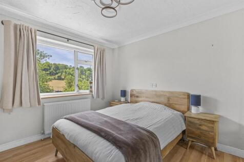 9 Warwick Avenue, HP12 4NG-1.jpg