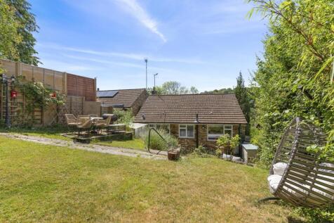 9 Warwick Avenue, HP12 4NG-9.jpg