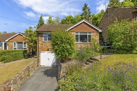 9 Warwick Avenue, HP12 4NG-12.jpg
