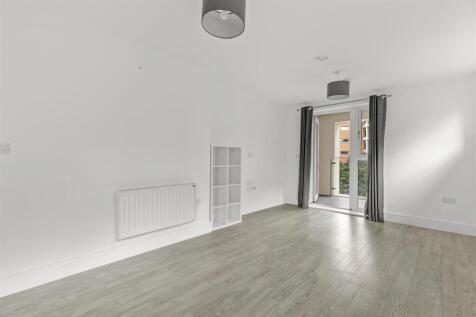 5 The Pavilion, Lily&#39;s Walk, HP11 2FX-4.jpg