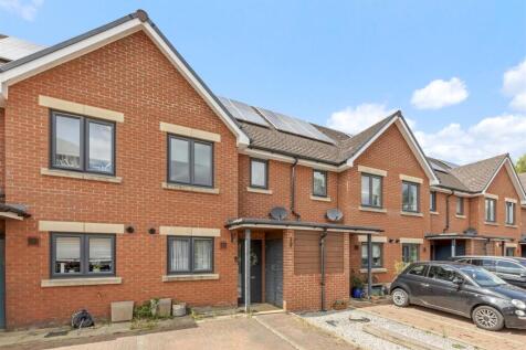 37 Bartlett Place, HP12 3ER-13.jpg