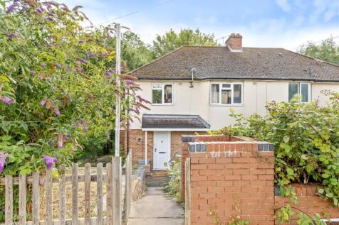 16 Highwood Crescent, HP12 4LY-12.jpg
