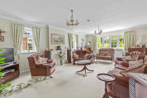6 Huntley Close, HP13 5PQ-5.jpg