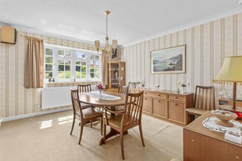 6 Huntley Close, HP13 5PQ-7.jpg
