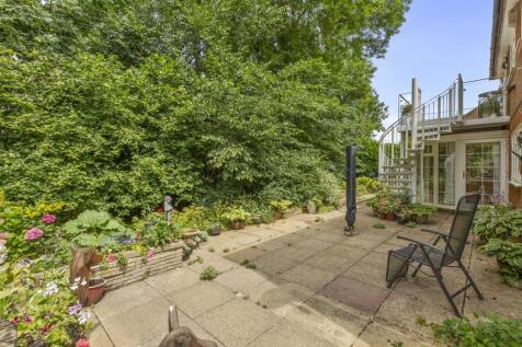 6 Huntley Close, HP13 5PQ-9.jpg