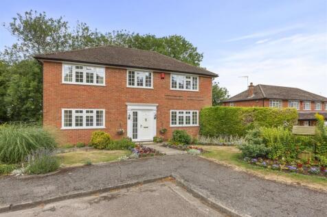 6 Huntley Close, HP13 5PQ-12.jpg