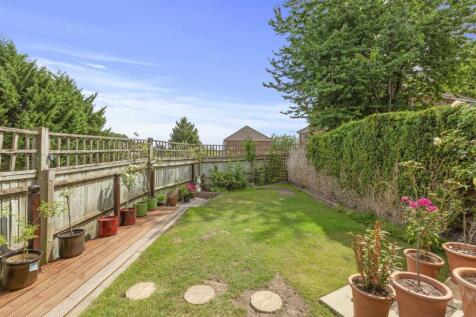 142b Totteridge Road, HP13 6HZ-10.jpg