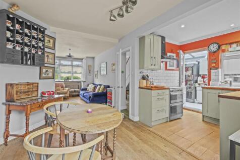 12 Chorley Road, HP14 3AR-7.jpg