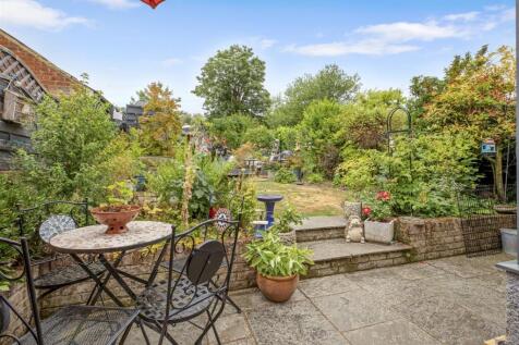 12 Chorley Road, HP14 3AR-10.jpg