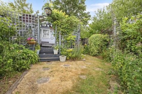 12 Chorley Road, HP14 3AR-13.jpg