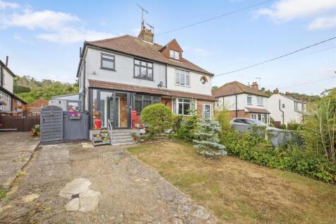 12 Chorley Road, HP14 3AR-14.jpg