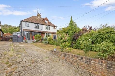 12 Chorley Road, HP14 3AR-15.jpg