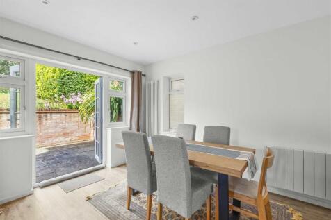 1 Shelley Road, HP11 2UP (LOW RES)-8.jpg