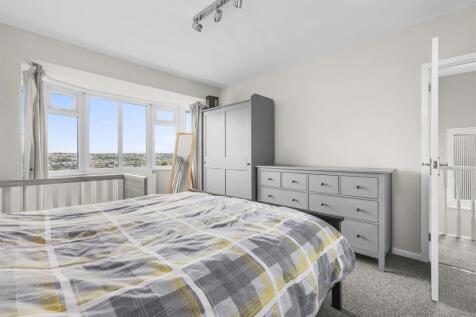 1 Shelley Road, HP11 2UP (LOW RES)-3.jpg