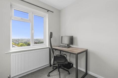1 Shelley Road, HP11 2UP (LOW RES)-4.jpg