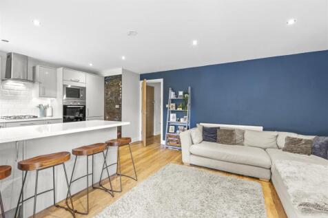 Flat 4, 77 London Road, HP11 1BN-11.jpg