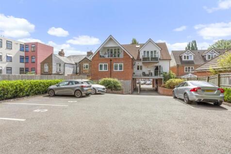 Flat 4, 77 London Road, HP11 1BN-15.jpg